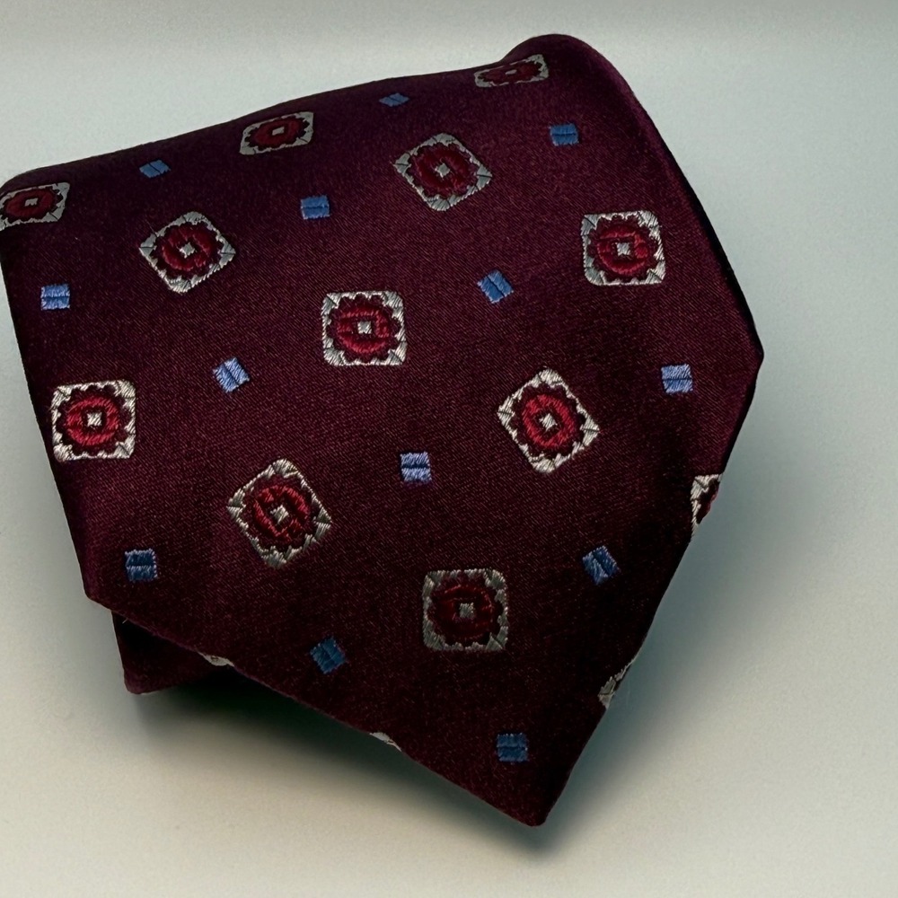 Paul Fredrick Necktie OS Burgundy Silk Medallion Geometric Classic Business Tie